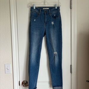 Levi’s Women’s 721 High Rise Skinny Jeans Size 25
